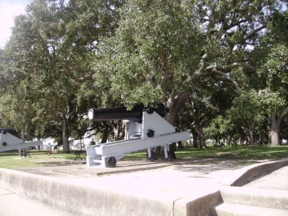 battery park cannon charleston vacations