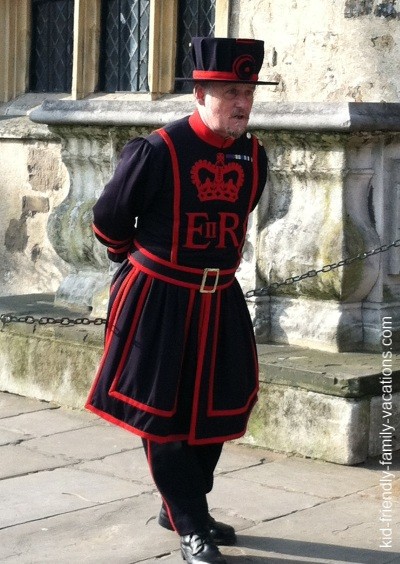 tower beefeater : london england vacation