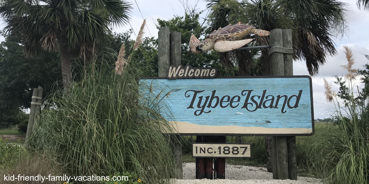 savannah georgia side trips - tybee island welcome sign