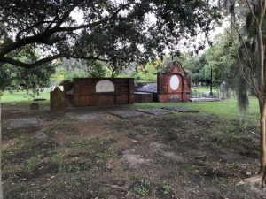 colonial park cemetery