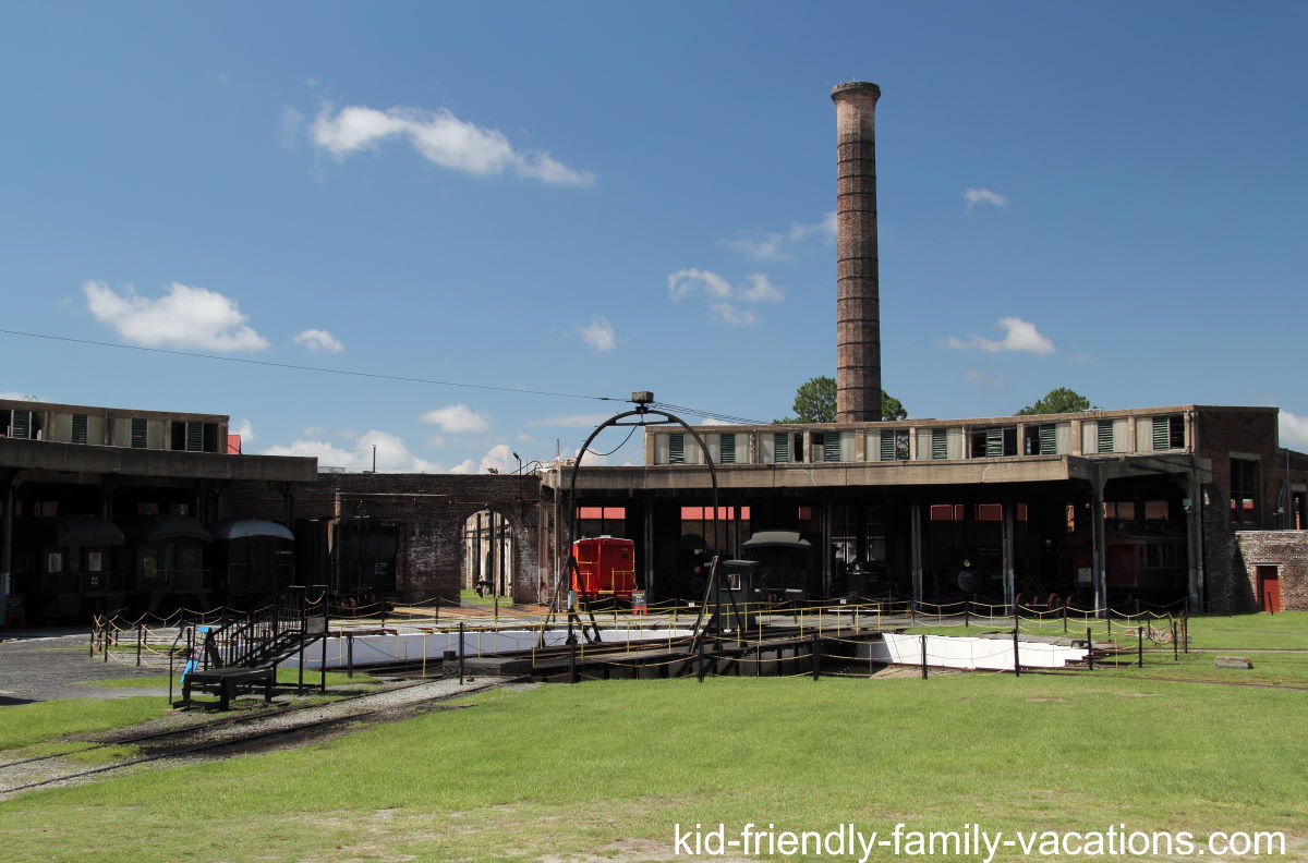 things to do in savannah with kids - georgia state railroad museum