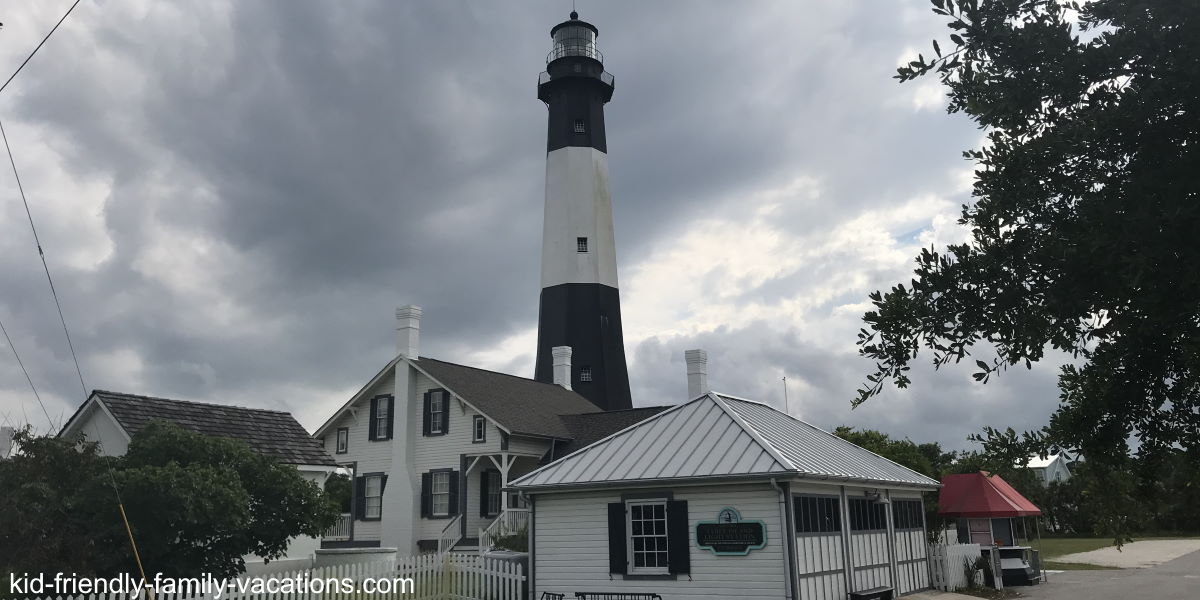 savannah georgia side trips - tybee island lighthouse