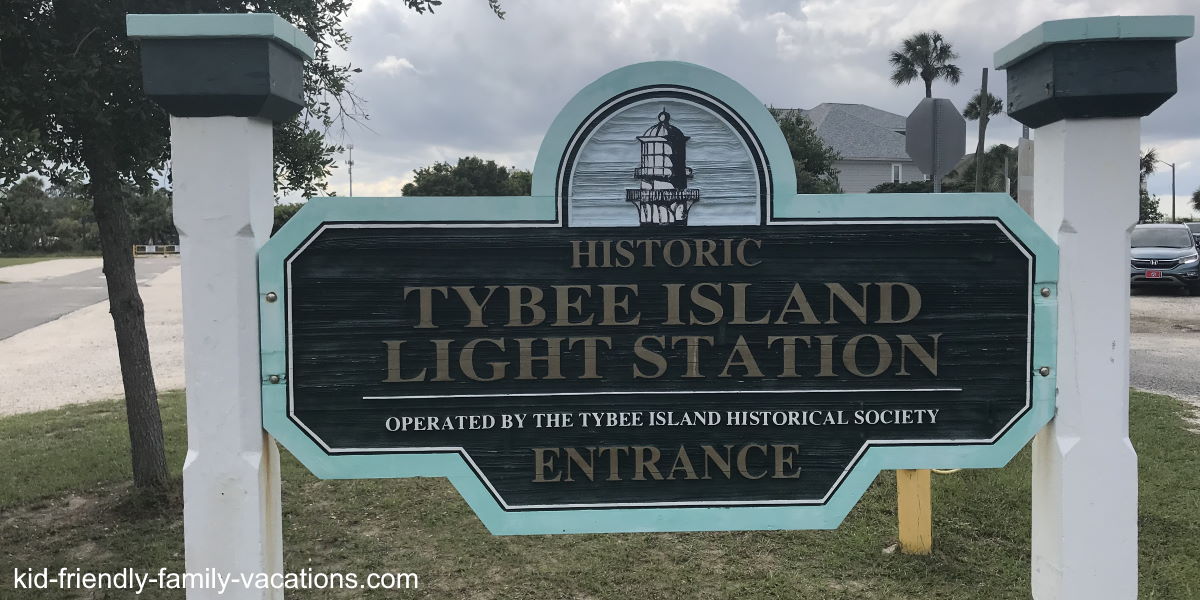 savannah georgia side trips - tybee lighthouse sign